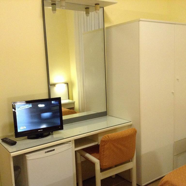 Hotel Arco Del Sole Lavagna Szoba fotó